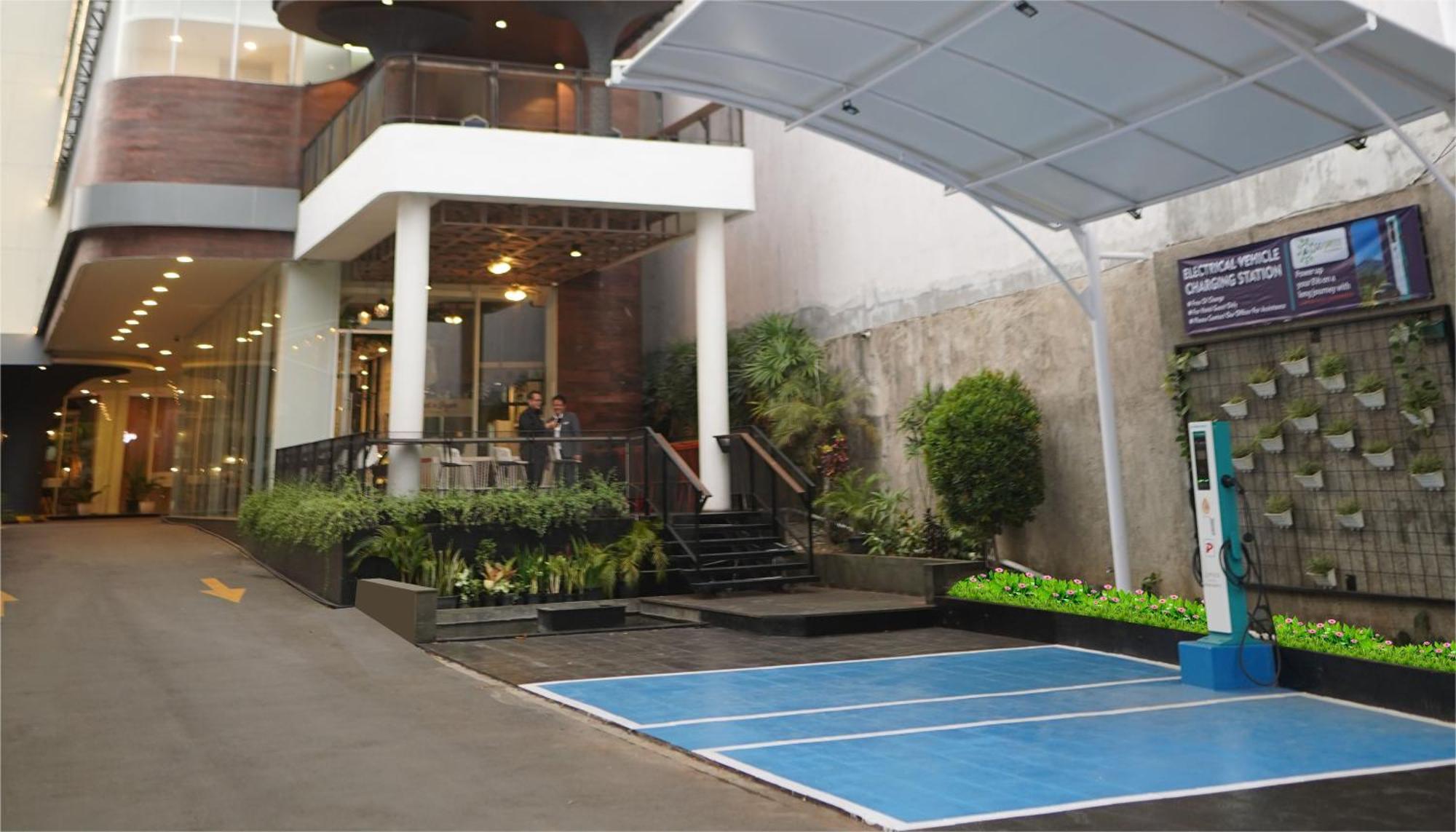 Luminor Hotel Purwokerto By Wh Exterior foto