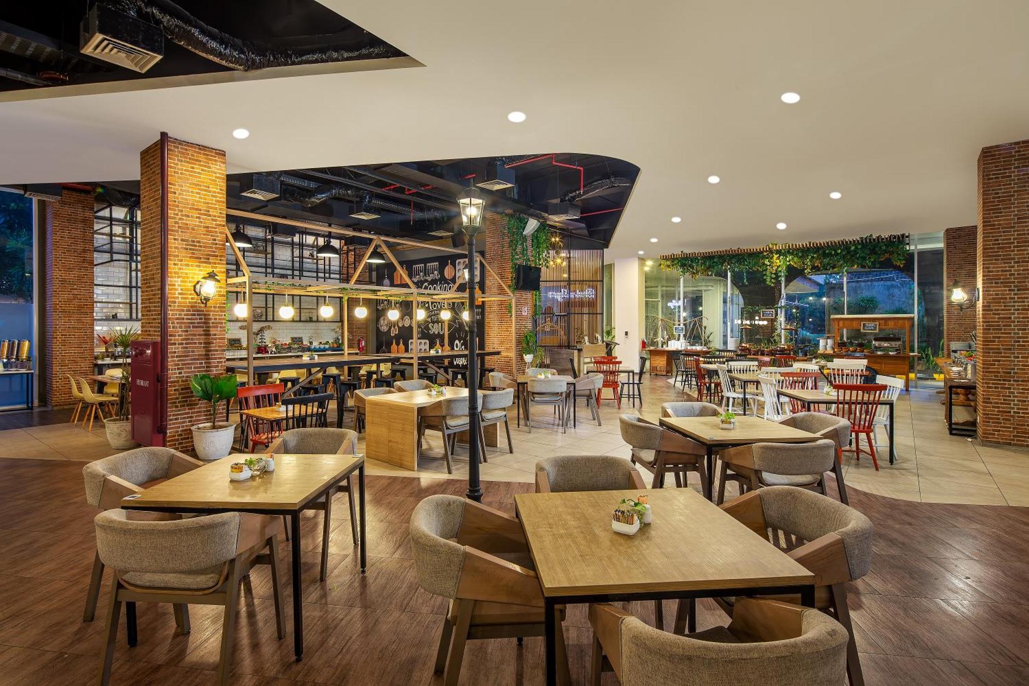 Luminor Hotel Purwokerto By Wh Exterior foto